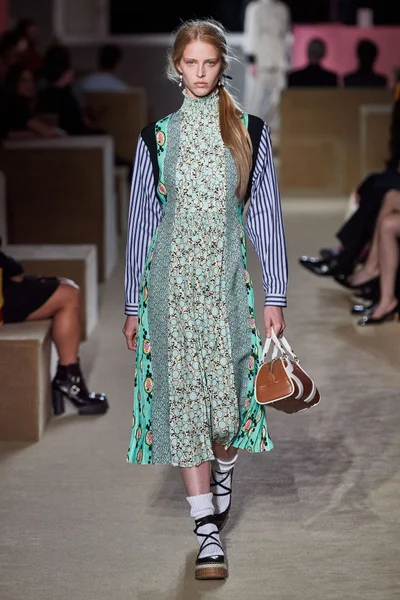 Look 26